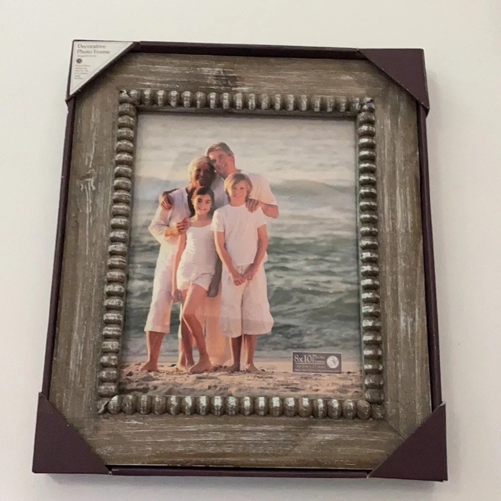 Beaded Graywash 8” X 10” Frame